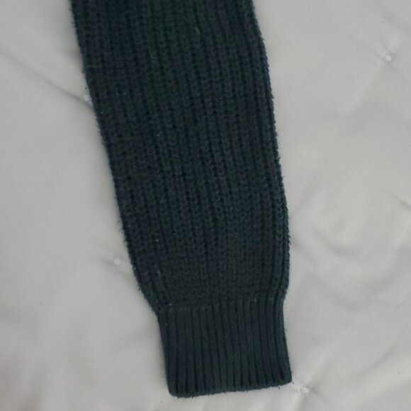 Hunter Green Ring Neck Strappy Front Knit Sweater- S - Picture 8 of 12